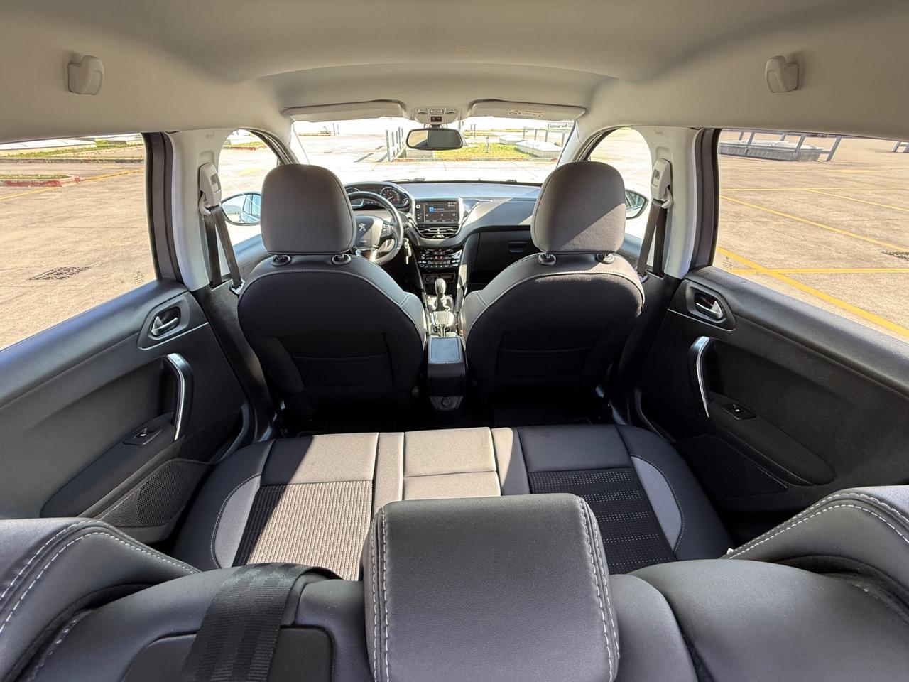 Peugeot 2008 1.2 Turbo Benzina 110 cv EURO 6B NEOPATENTATI