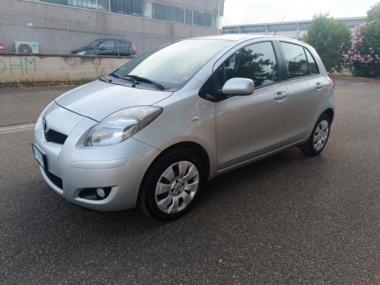 Toyota Yaris 1.0 5 porte SOLAMENTE 108.000 KM