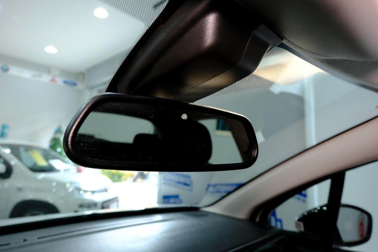 Citroen C3 12ooT EAT6 110cv SHINE Automatica