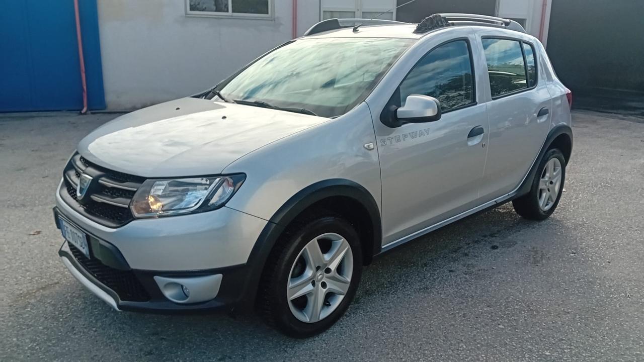 Dacia sandero stepway-1.5 dci- camb/aut-2016