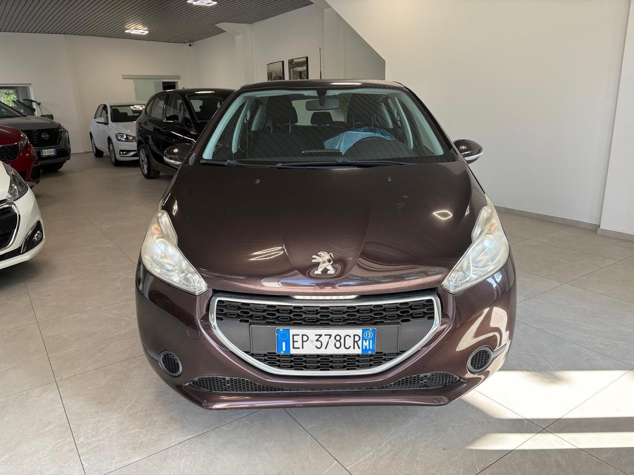 Peugeot 208 1.4 HDi 68 CV 5 porte Allure
