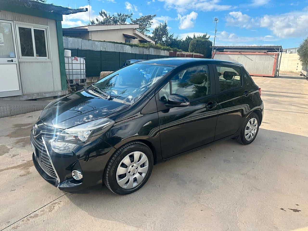 Toyota Yaris 1.4DIESEL Active 111.000KM TAGLIAND 2016