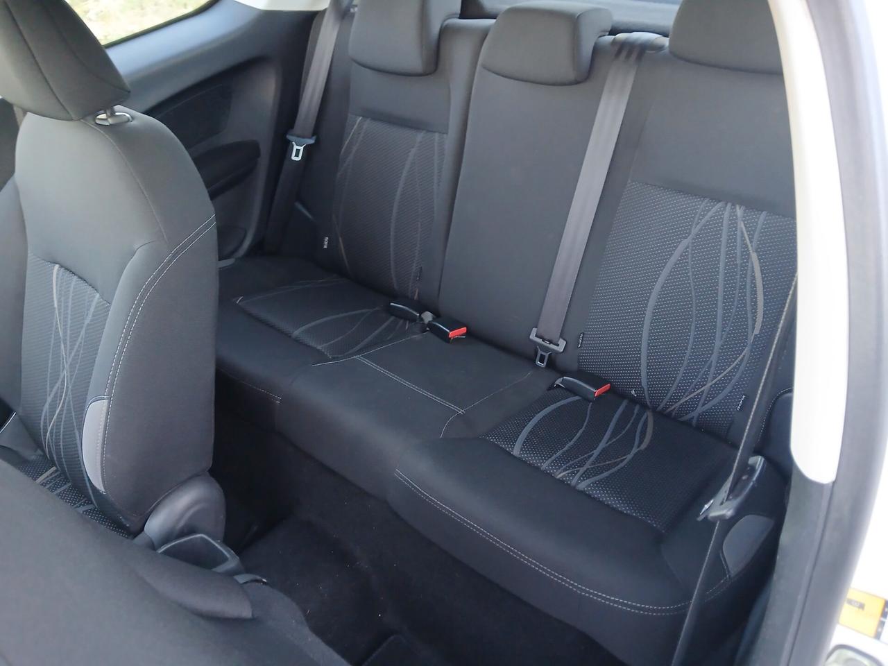 Peugeot 208 anno 2015 X Neopatentati KM CERTIFICATI