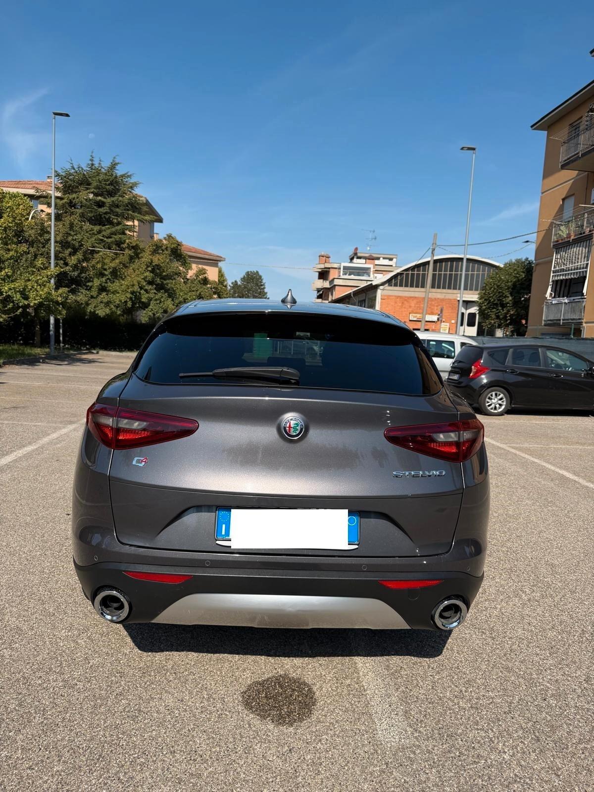 Alfa Romeo Stelvio 2.2 - PELLE - NAV. - 12 MESI DI GARANZIA -