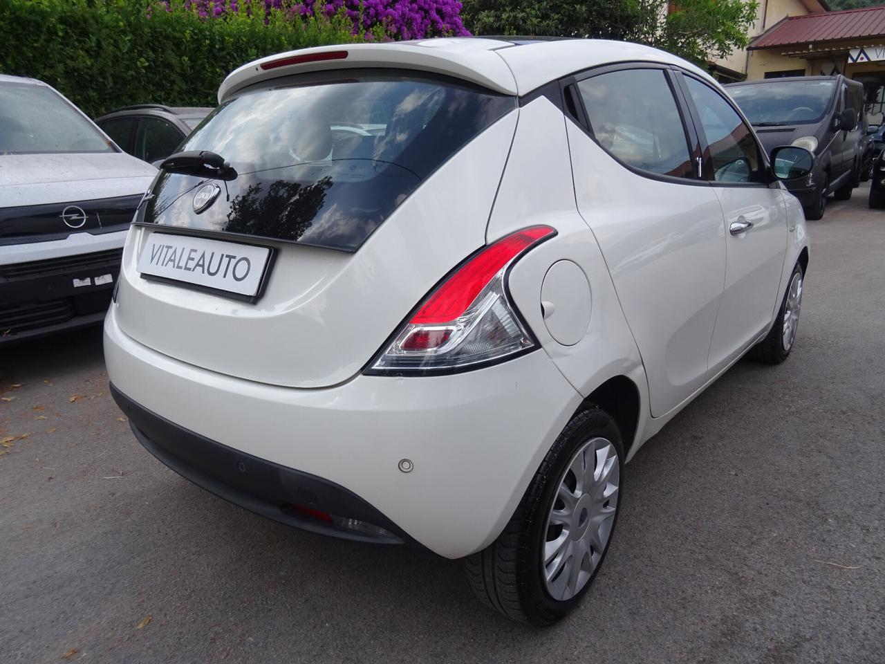 Lancia Ypsilon 1.2 69 CV 5p S&S TETTO APRIBILE