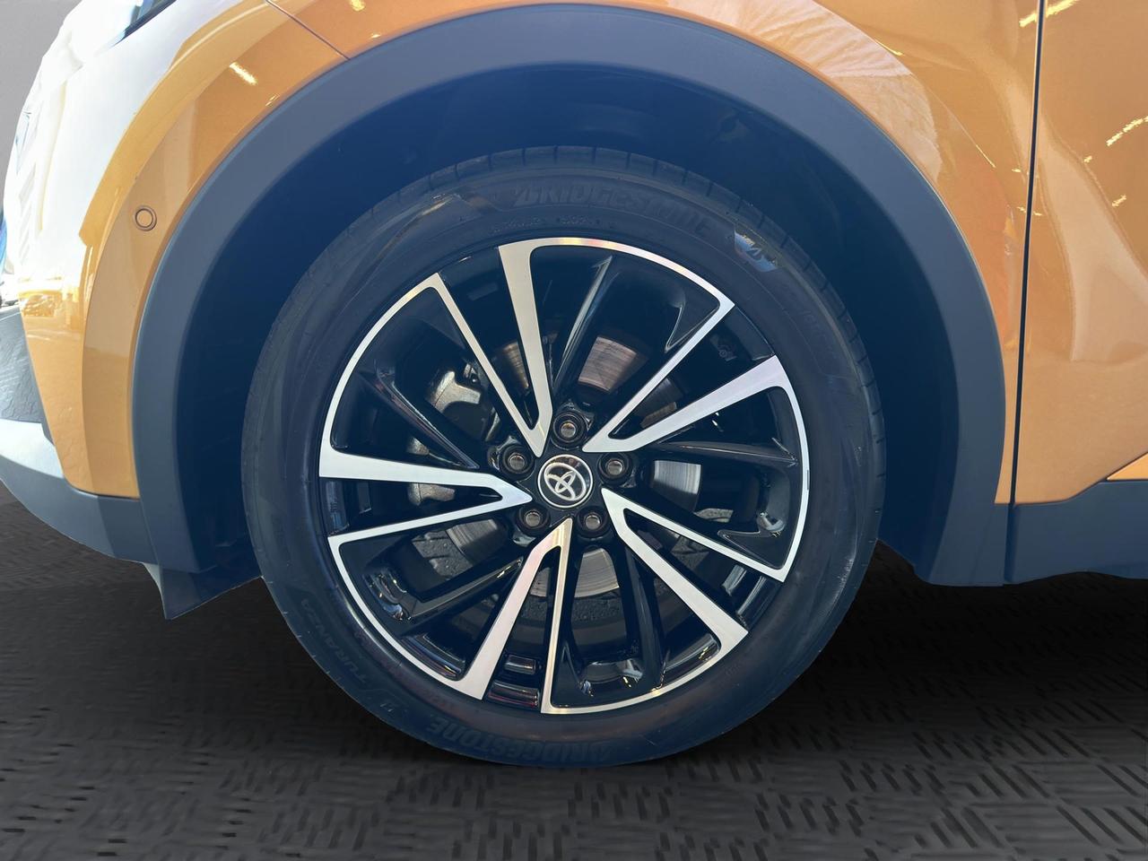 Toyota C-HR 2.0 phev Lounge Premiere fwd e-cvt