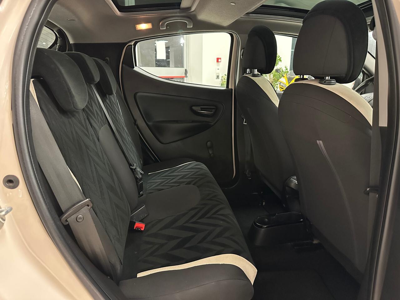 Lancia Ypsilon 1.2 69 CV 5P GPL Ecochic Gold 2017