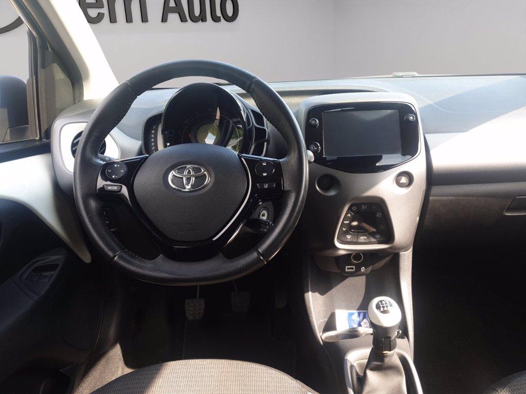 TOYOTA Aygo 5p 1.0 x-play 72cv del 2021