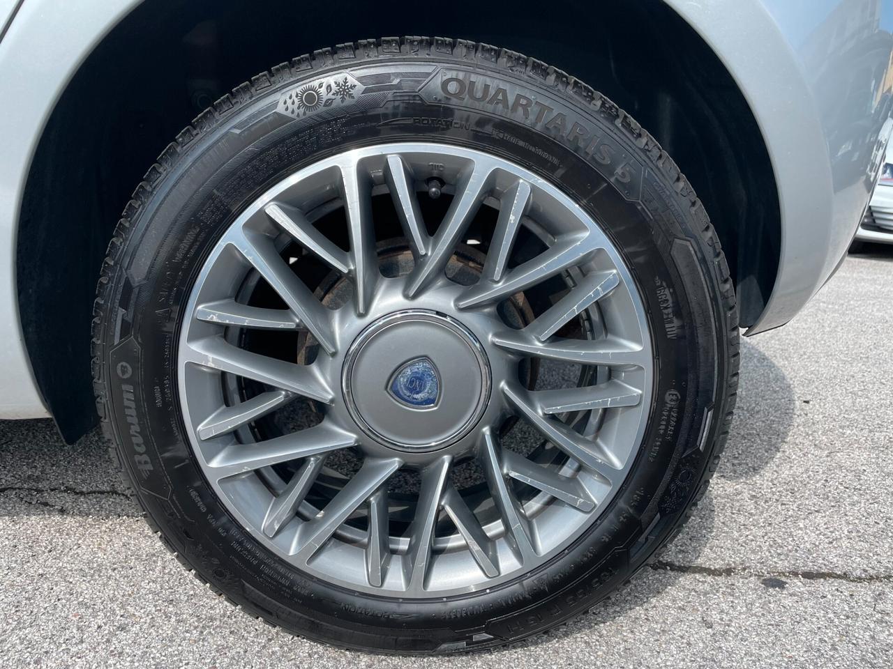 Lancia Ypsilon 1.2 69 CV 5 porte Platinum