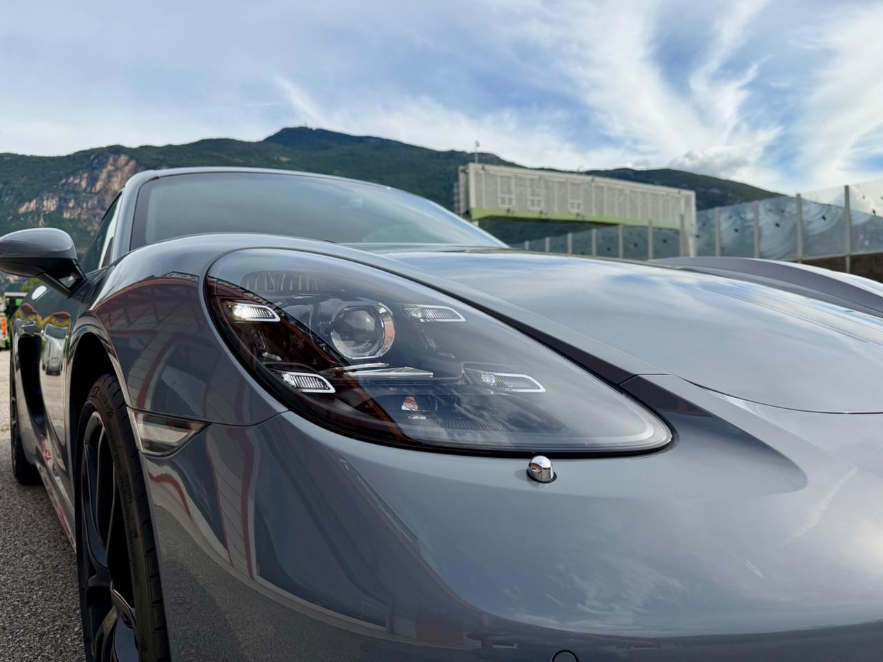 Porsche 718 Cayman 2.0 Style Edition PDK 14.000 KM