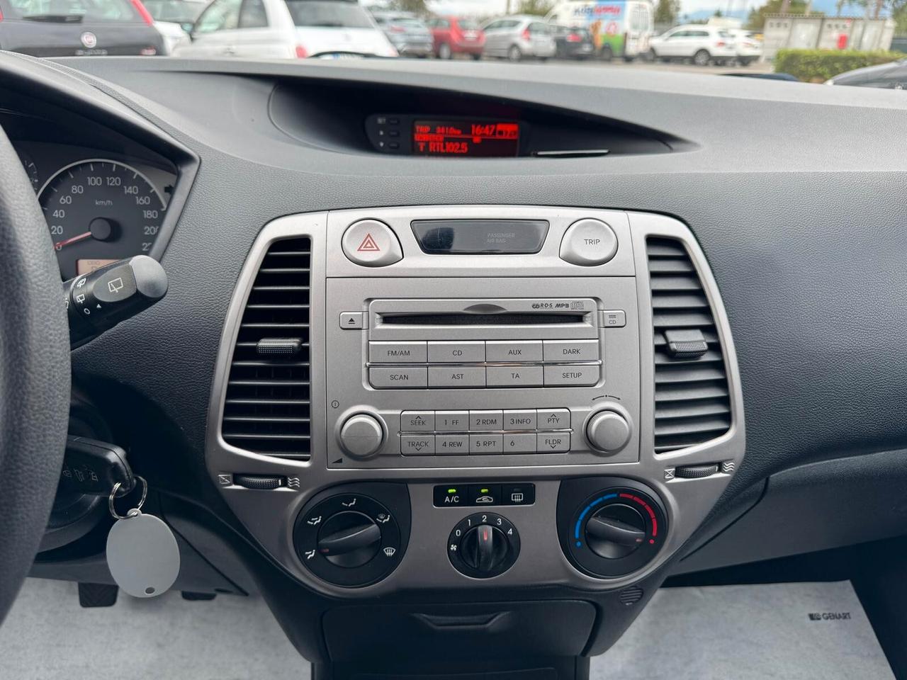 Hyundai i20 1.2 BENZ 5P KM 81000 2010