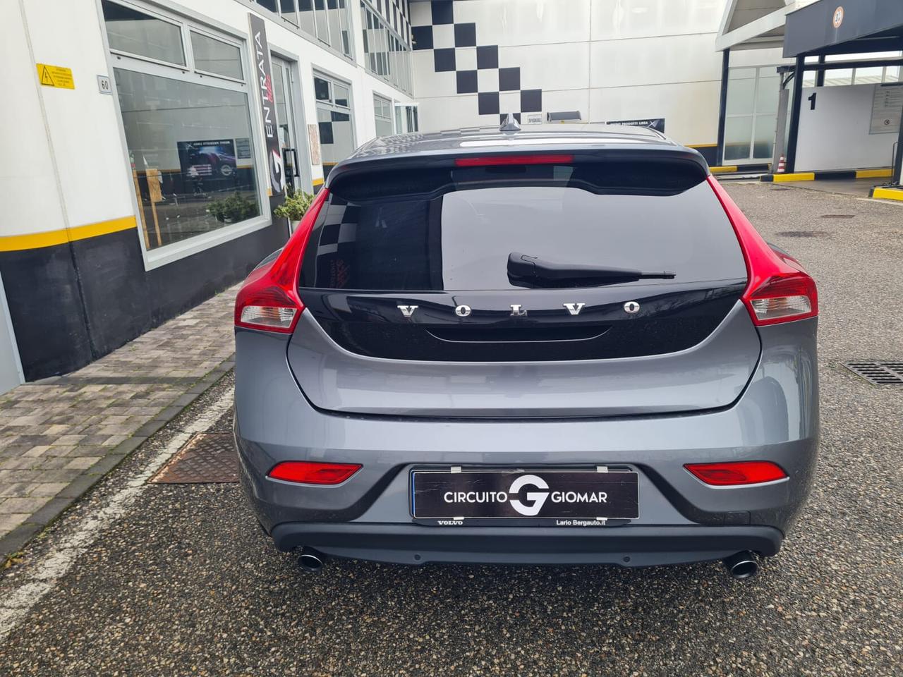 Volvo V40 T3 R-design Kinetic