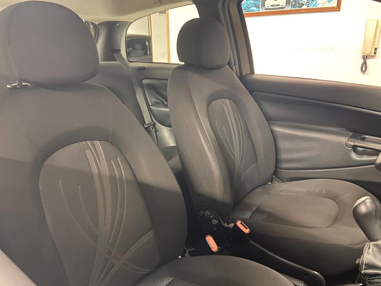 Lancia Ypsilon 1.3 MJT 75 CV Diva