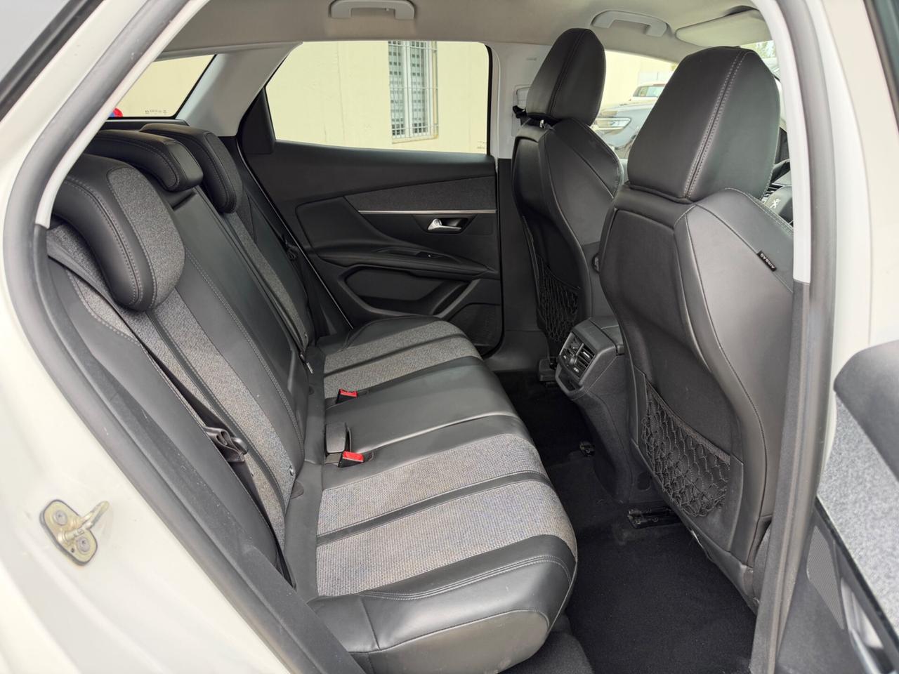 Peugeot 3008 BlueHDi 120 S&S Allure 2017