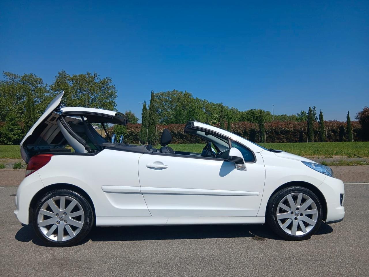 Peugeot 207 1.6 VTi 120CV CC Féline