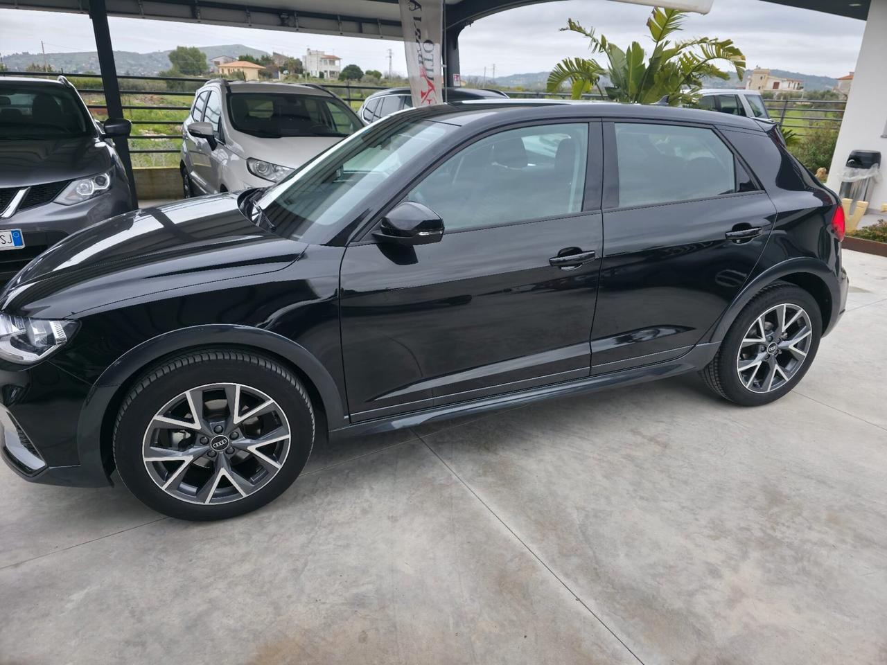 Audi A1 citycarver 35 TFSI Identity Contrast