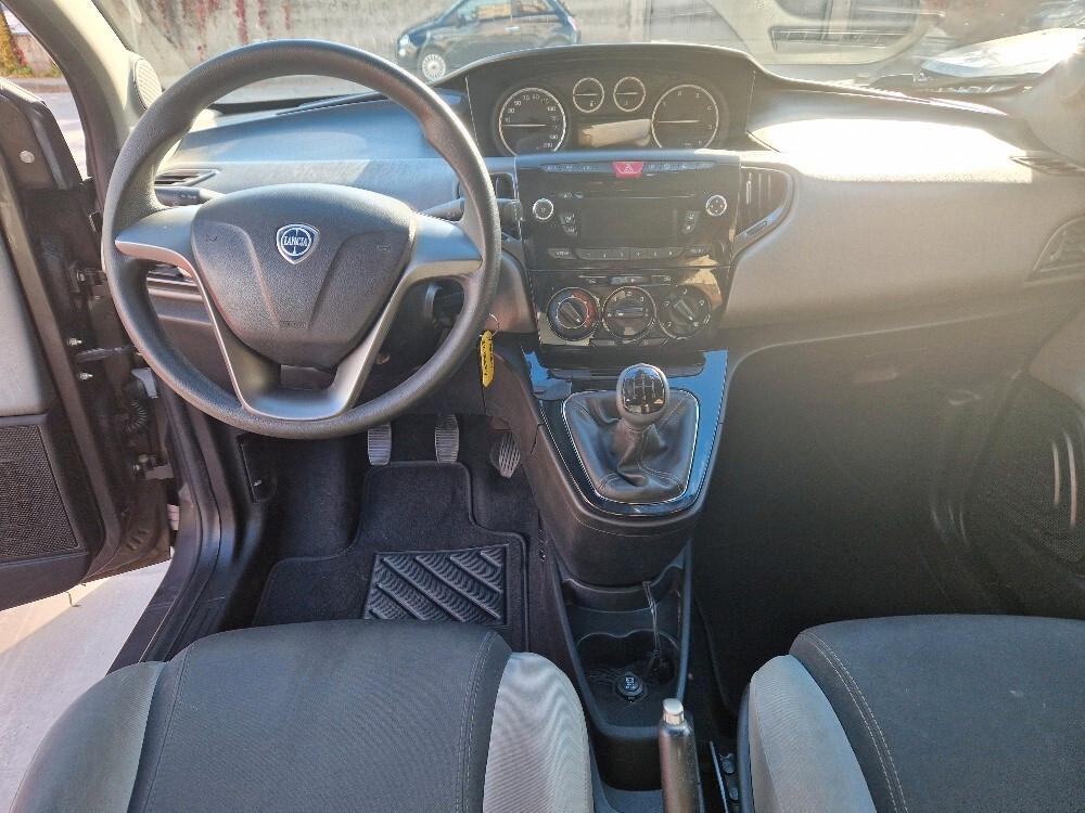 Lancia Ypsilon 1.3 MJT 16V 95 CV 5 porte