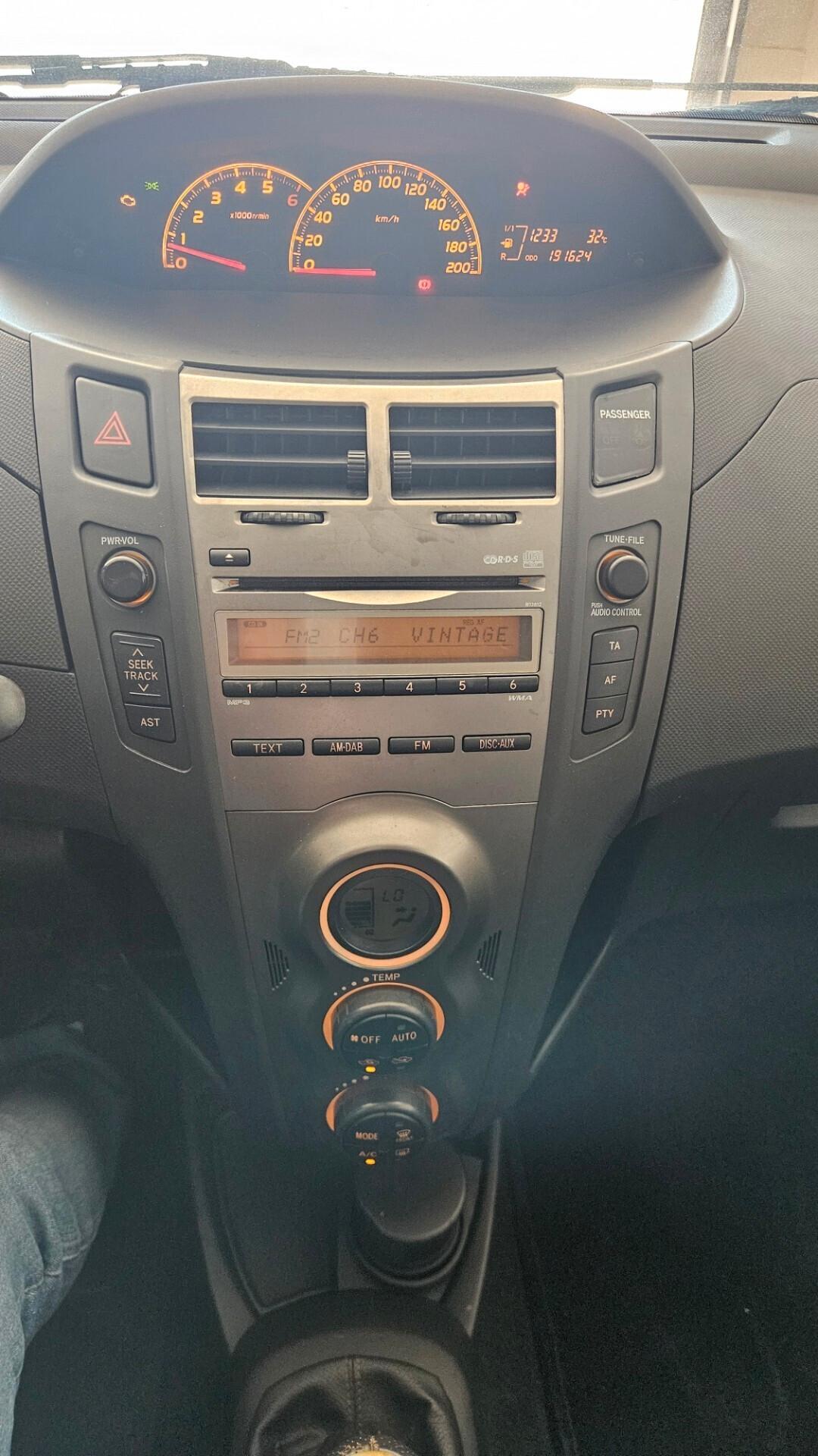 Toyota Yaris 1.4 D-4D DPF 5 porte Sol