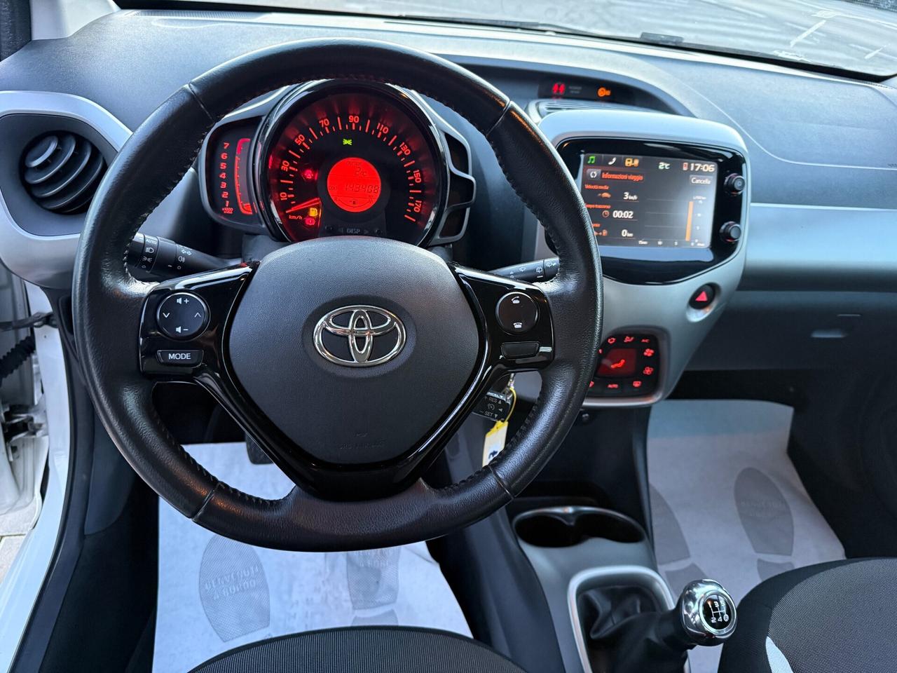 Toyota Aygo 1.0 VVT-i 69 CV 5 porte x-play