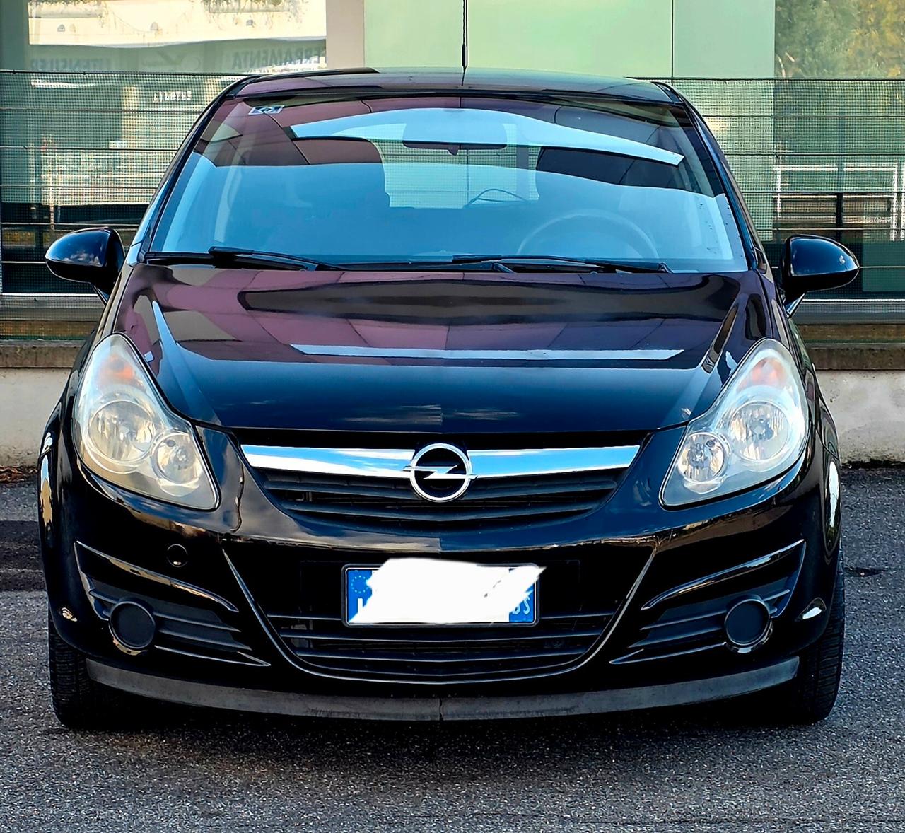 Opel Corsa soprt 1.4 benzină Gpl neopatentati