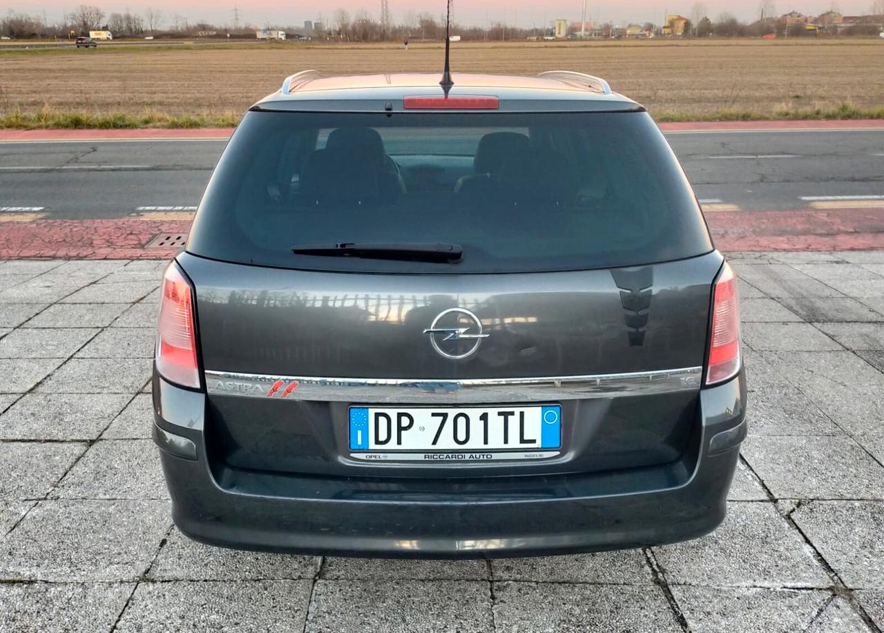 Opel Astra 1.6 16V VVT Station Wagon Enjoy