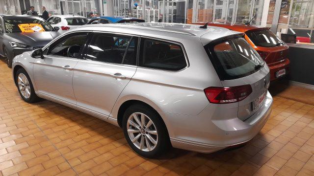 VOLKSWAGEN Passat VAR. DSG 2.0 TDI SCR Business NAVI