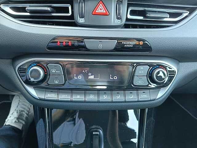 Hyundai i30 Berlina Mild Hybrid 1.0 TGDi 100cv DCT BUSINESS