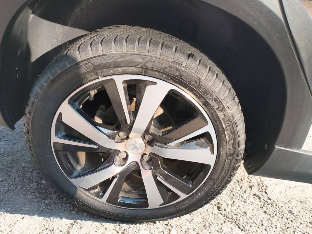 Peugeot 2008 2008 1.5 bluehdi Allure s&s 120cv eat6