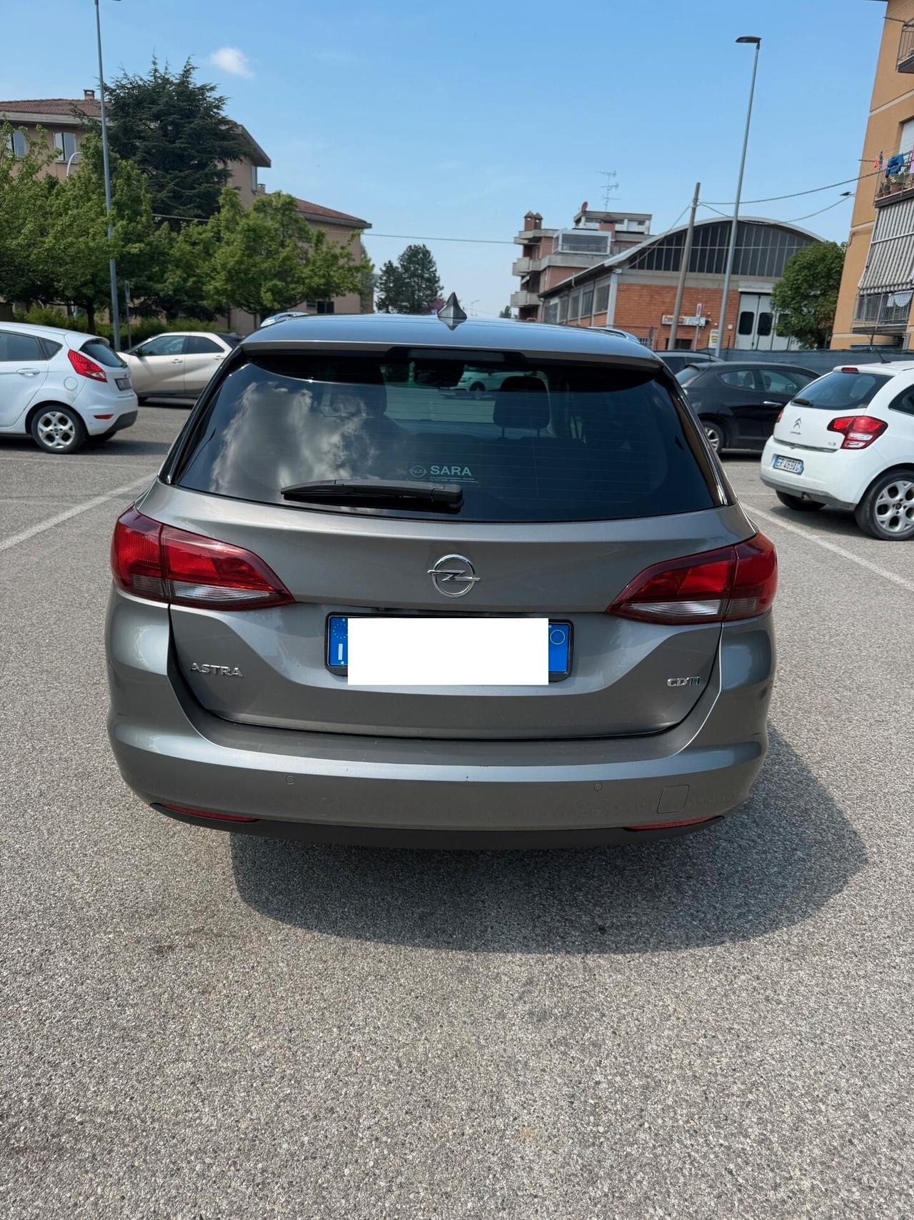 Opel Astra Sports Tourer 1.6 cdti 1.5 dci - NEOP. - NAV. - 12 MESI DI GARANZIA -