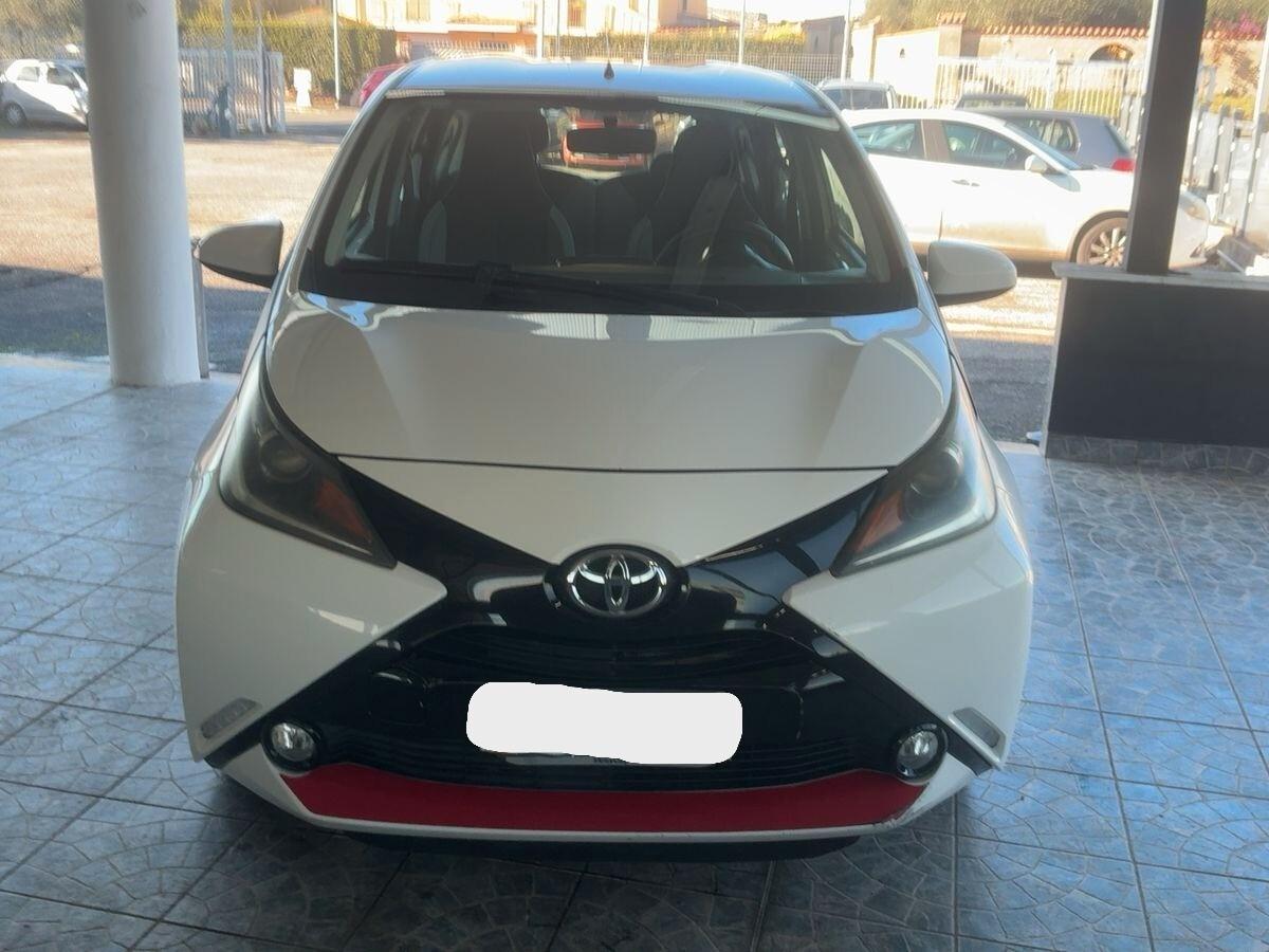 Toyota Aygo 1.0 VVT-i 69 CV 5 porte x-play