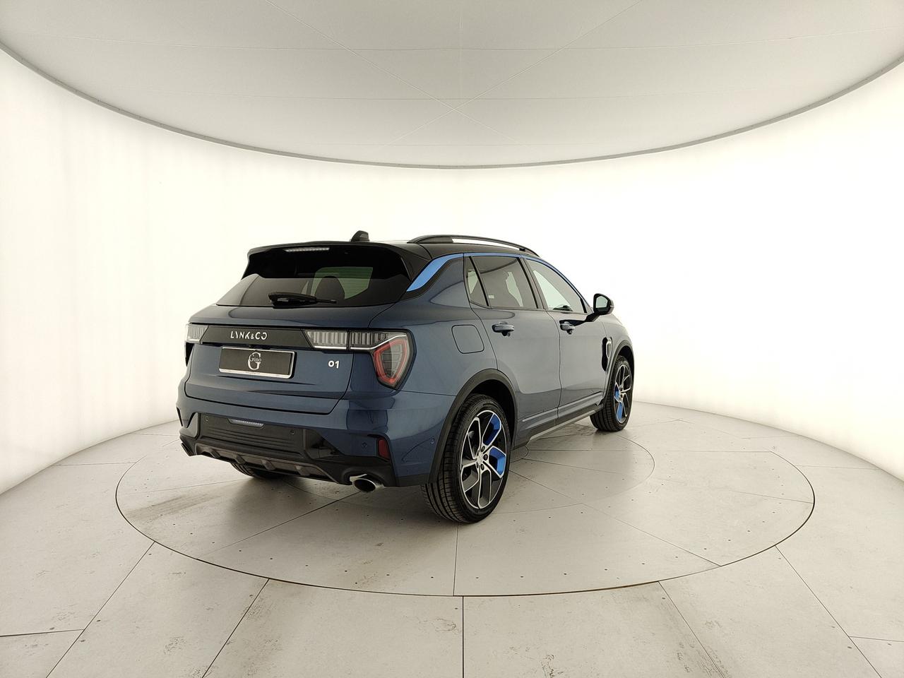 LYNK & CO 01 1.5 td phev auto