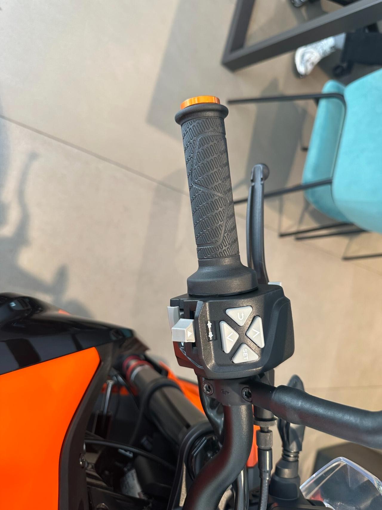 KTM 890 DUKE GP 2023