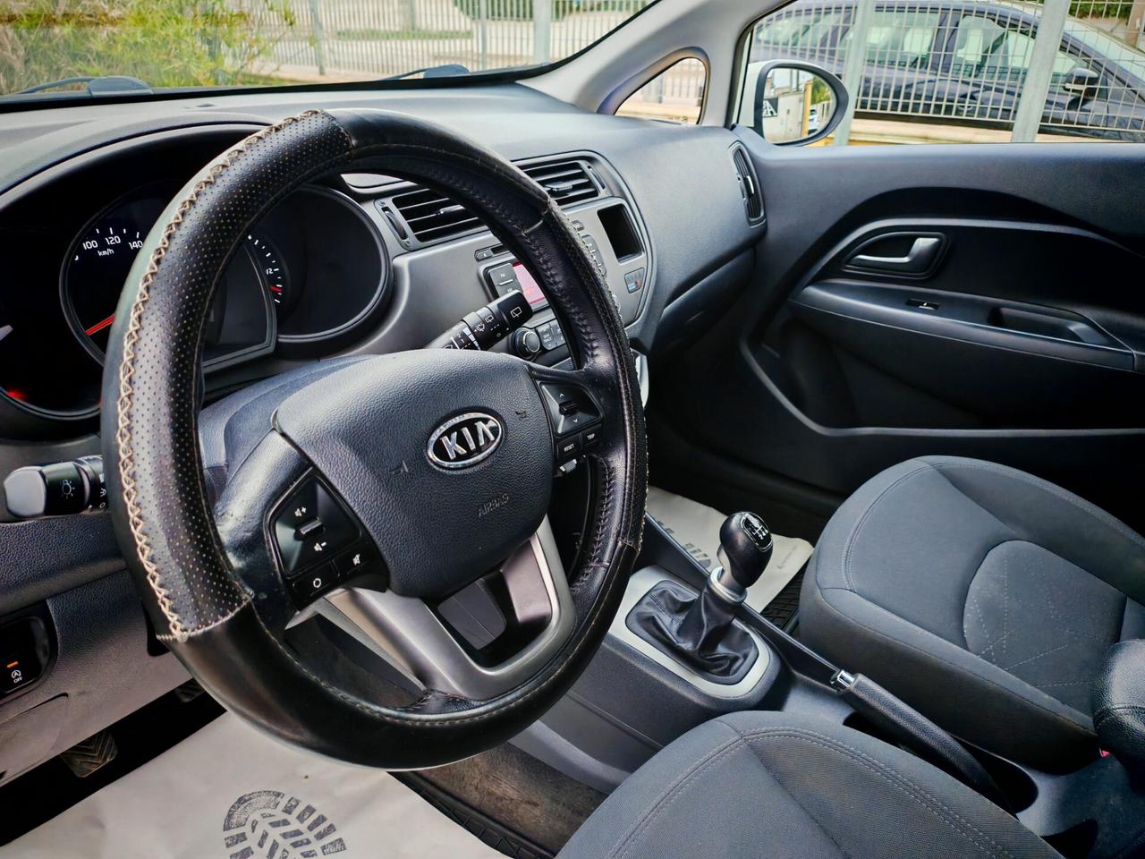 Kia Rio 1.1CRDi EX Plus Full Optional 2013