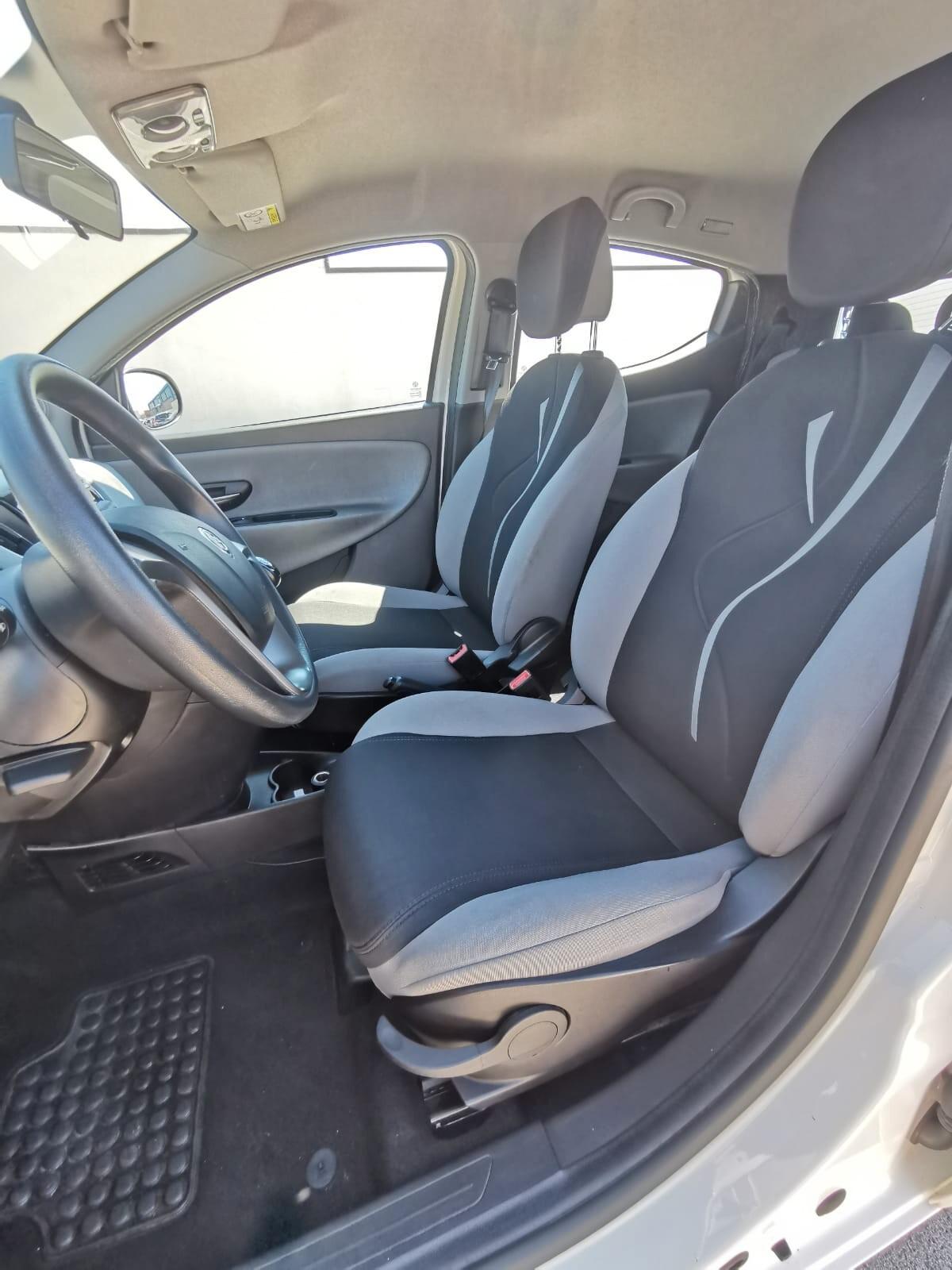 Lancia Ypsilon 1.2 69CV 5P. Silver 2016 solo km.79000