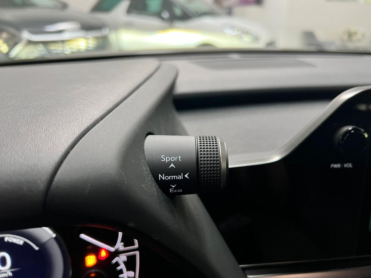 Lexus UX Hybrid Urban