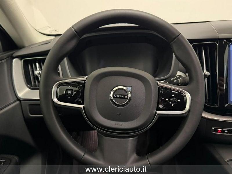 Volvo XC60 B4 (d) automatico Plus Dark - KM0