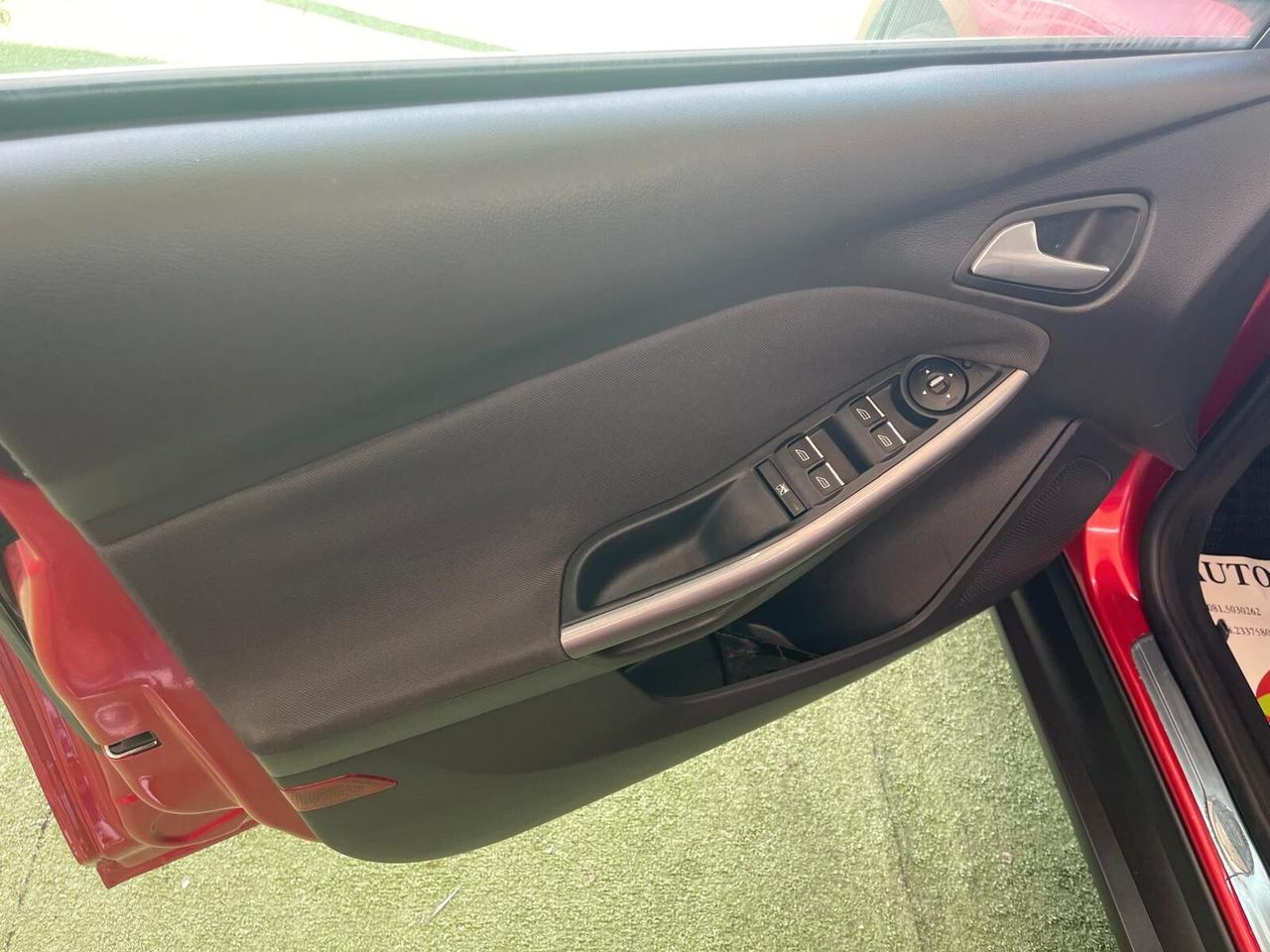 FORD FOCUS 1.6 BENZINA 150CV