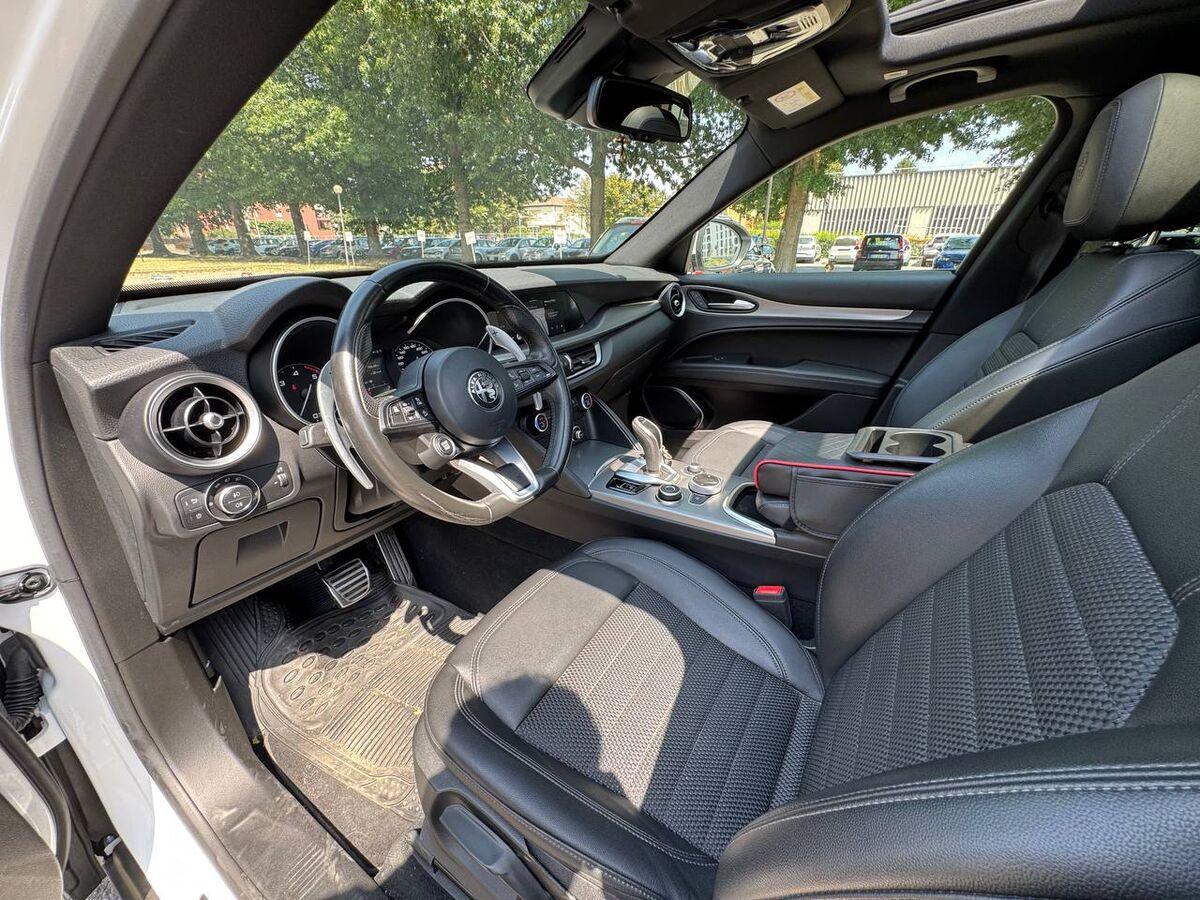 Alfa Romeo Stelvio 2.2 t Business rwd 160cv auto