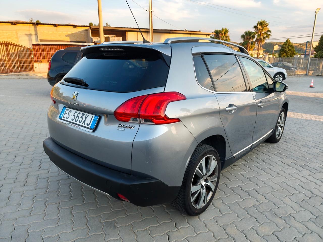 Peugeot 2008 1.6 e-HDi 115 CV Stop&Start Allure