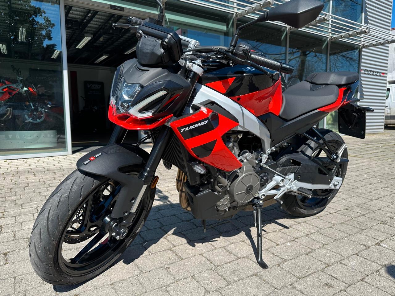 Aprilia Tuono 457