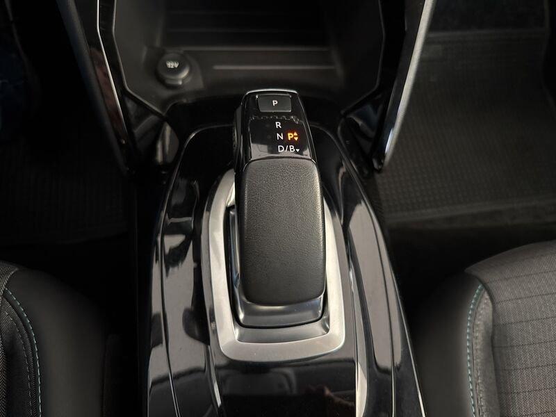 Peugeot 208 motore elettrico 136 CV 5 porte Allure
