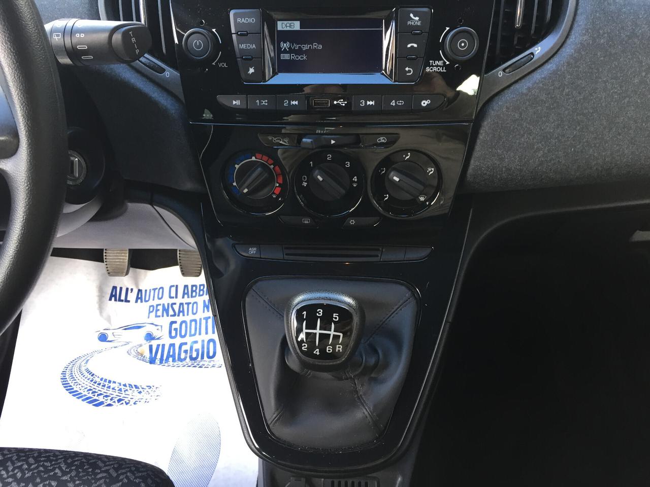 Lancia Ypsilon 1.0 FIREFLY ECOCHIC S&S HYBRID 5P. SILVER X NEOPATENTATI