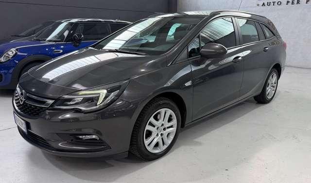 Opel Astra IVA ESPOSTA Neopatentati Cambio Automatico
