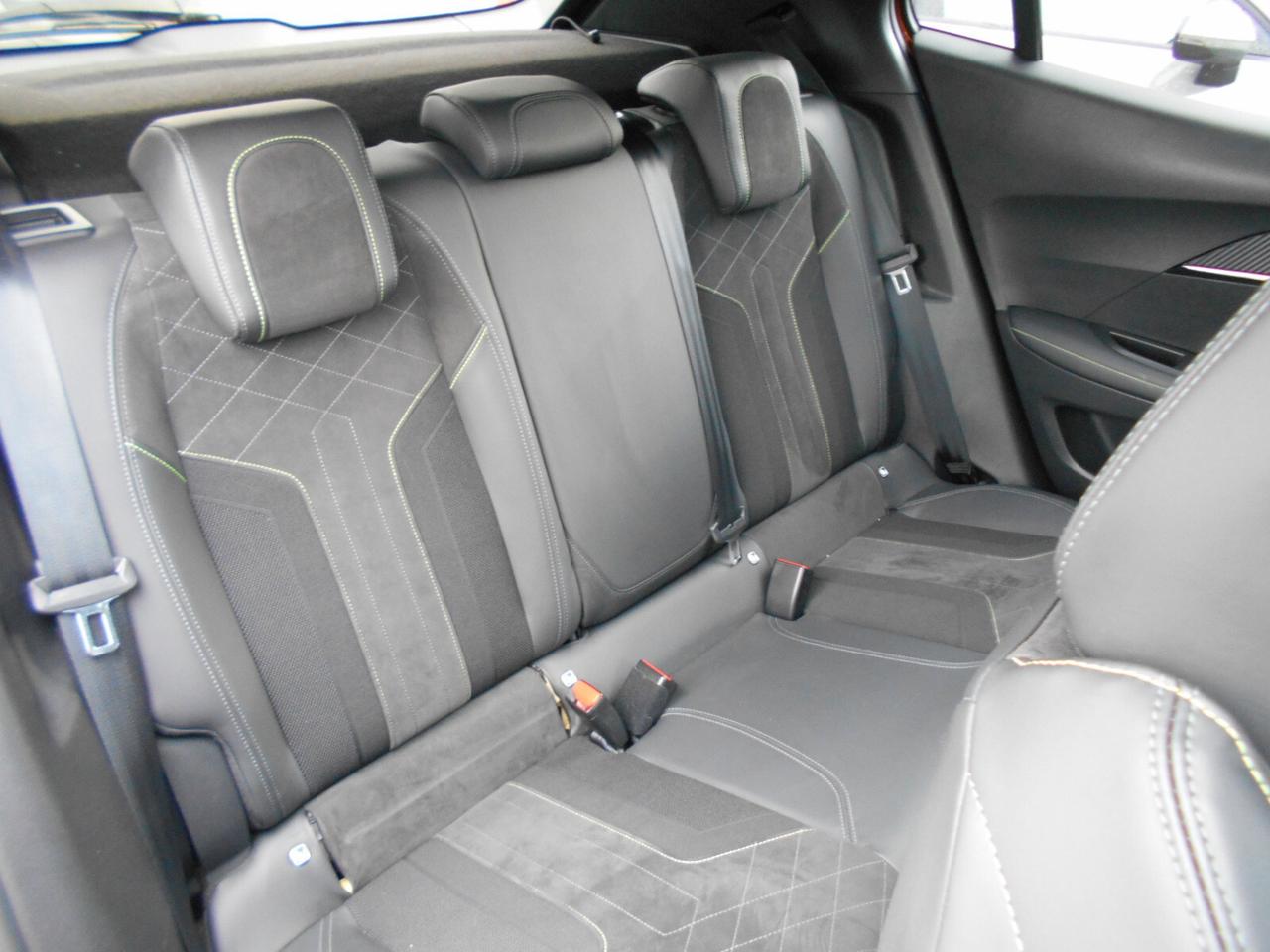 Peugeot 2008 PureTech 155 S&S EAT8 GT Pack