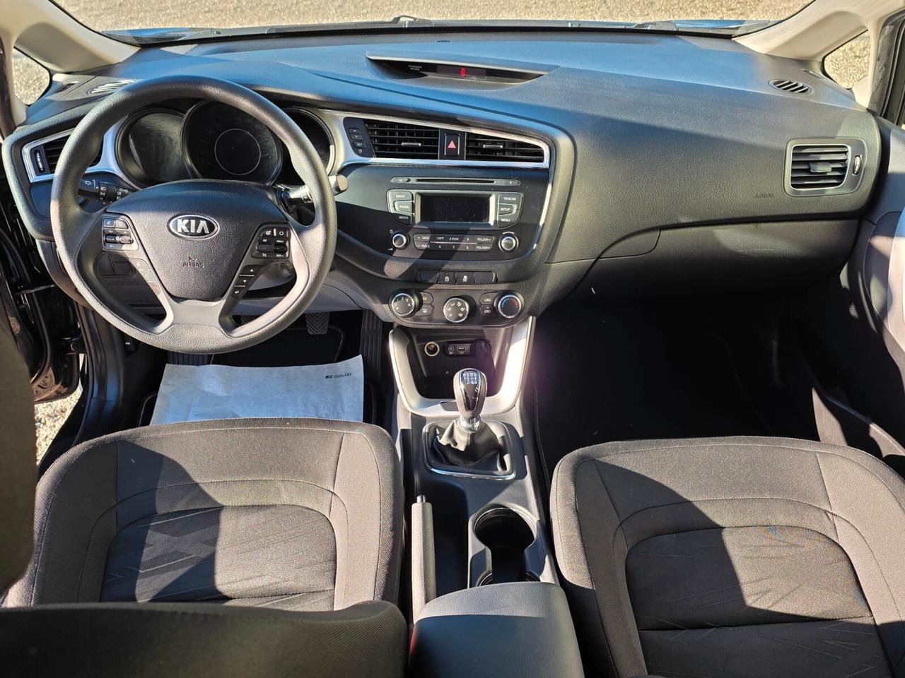 Kia Ceed 1.6 CRDI UNICO PROPRIETARIO ADATTA A NEOPATENTATI