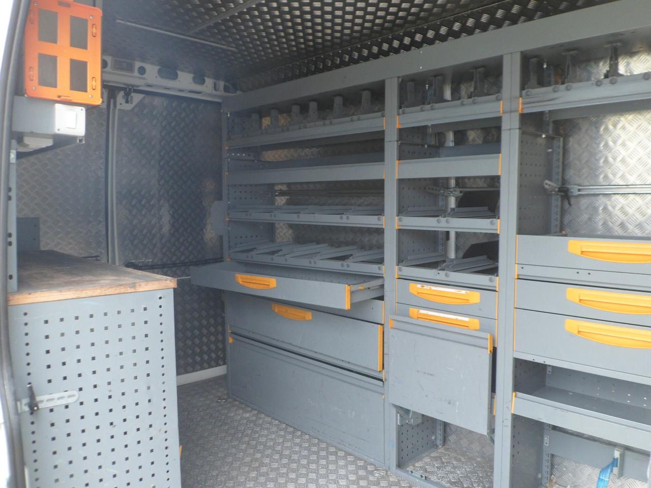 Fiat Ducato furgone medio alto attrezzato