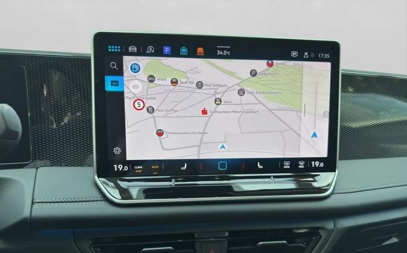 Volkswagen Tiguan Tiguan 2.0 TDI 150 CV DSG Life Cockpit Camera 18"