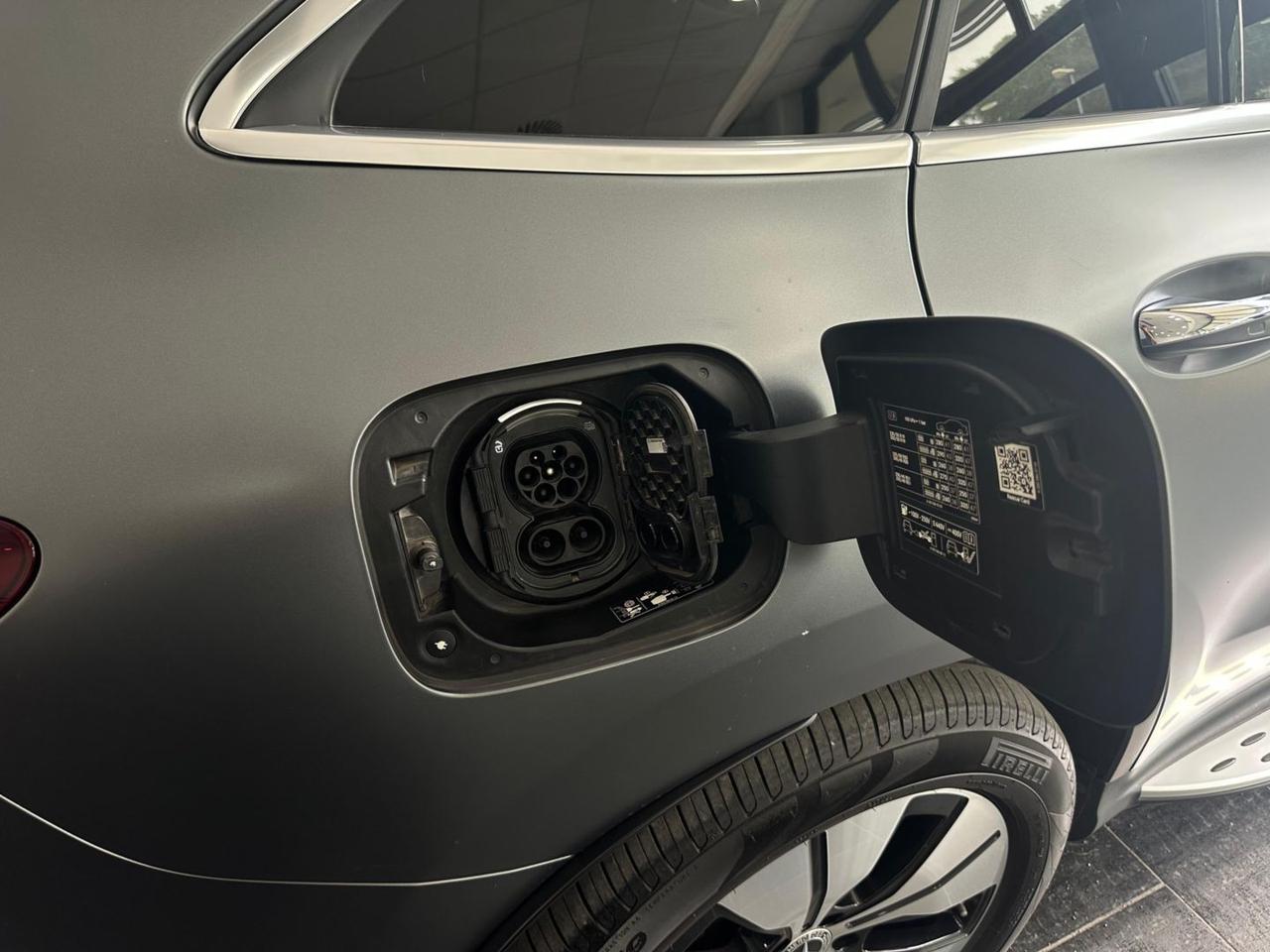 Mercedes EQC - N293 400 4Matic Premium Plus AMG Cam360° Tetto Led NAVI