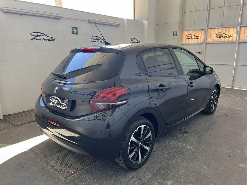 Peugeot 208 PureTech 82 Stop&Start 5 porte Signature TUA DA 99,00 EURO AL MESE