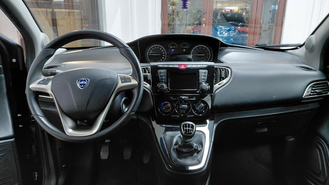 Lancia Ypsilon 1.0 FireFly 5 porte S&S Hybrid Ecochic Gold